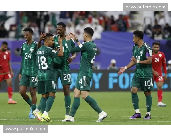 沙特世界杯直播全程回顾精彩赛事分析，聚焦沙特表现与突破